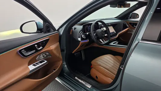 Mercedes-Benz E-Class W214 E300 4MATIC AMG Line 2025 10