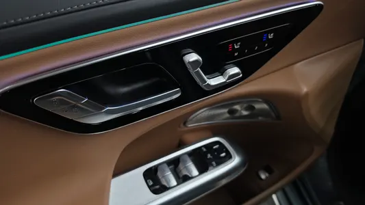 Mercedes-Benz E-Class W214 E300 4MATIC AMG Line 2025 18