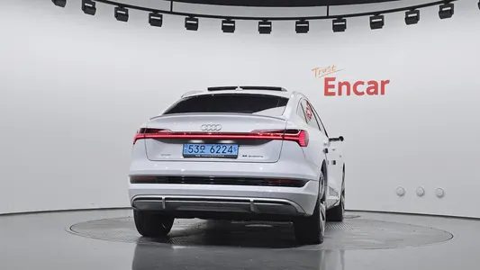 Audi e- 55 2021 4