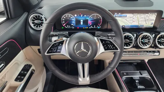 Mercedes-Benz GLB-Class X247 GLB200 d 2024 13