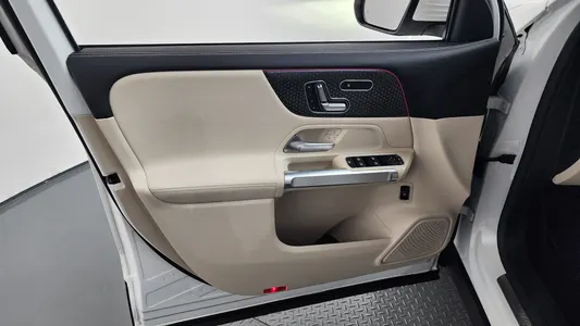 Mercedes-Benz GLB-Class X247 GLB200 d 2024 24