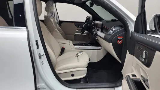 Mercedes-Benz GLB-Class X247 GLB200 d 2024 26