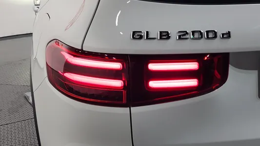 Mercedes-Benz GLB-Class X247 GLB200 d 2024 23