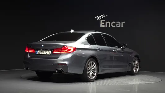 BMW 5 Series (G30) 520d xDrive M 2017