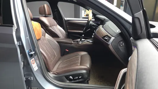 BMW 5 Series (G30) 520d xDrive M 2017 26