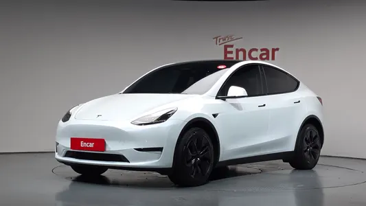 Tesla Y AWD 2024