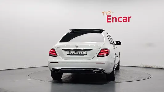 Mercedes-Benz E-Class W213 E300 2019 4