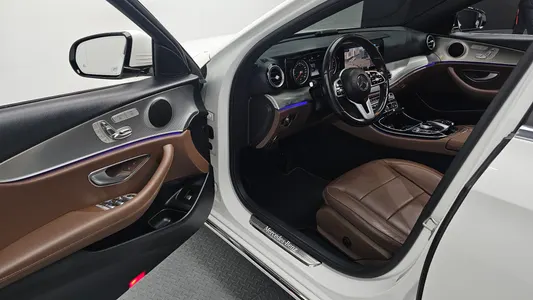 Mercedes-Benz E-Class W213 E300 2019 11