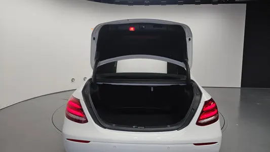 Mercedes-Benz E-Class W213 E300 2019 28