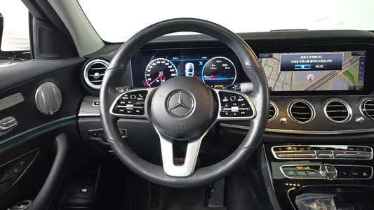 Mercedes-Benz E-Class W213 E300 2019 13