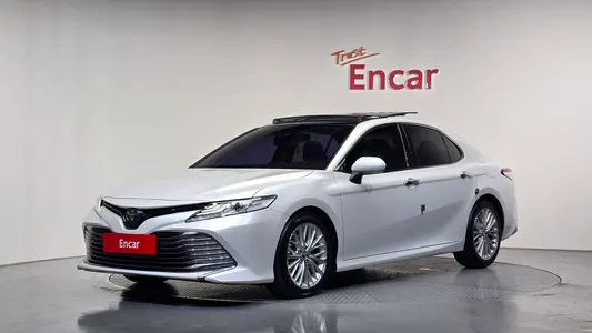 Toyota (XV70) 2.5 2018