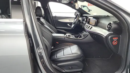 Mercedes-Benz E-Class W213 E250 2019 26