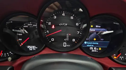 Porsche 911 4 GTS 2017 8