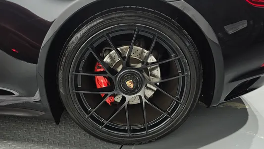 Porsche 911 4 GTS 2017 21