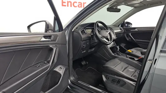 Volkswagen 티구안 올스페이스 2.0 TSI 2023 10