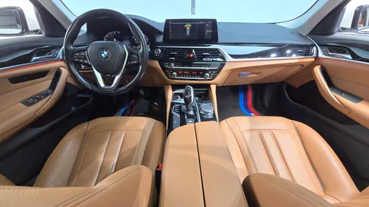 BMW 5 Series (G30) 520i 2019 7