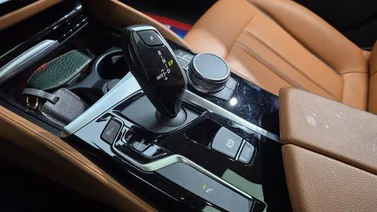 BMW 5 Series (G30) 520i 2019 9
