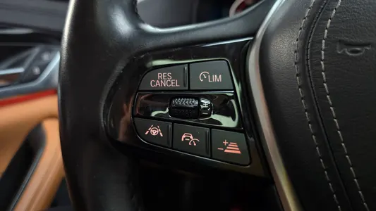 BMW 5 Series (G30) 520i 2019 16