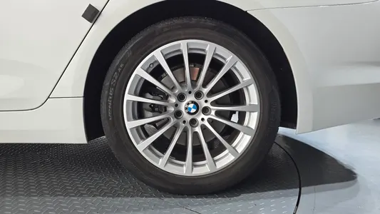 BMW 5 Series (G30) 520i 2019 21