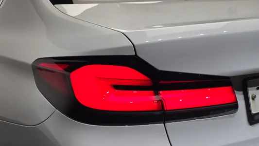 BMW 5 Series (G30) 520i 2019 23