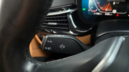 BMW 5 Series (G30) 520i 2019 28
