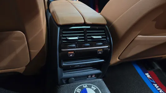 BMW 5 Series (G30) 520i 2019 29