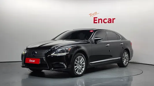 Lexus LS600hL 5 Ottoman 2015