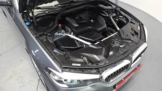 BMW 5 Series (G30) 530i 2019 6