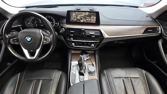 BMW 5 Series (G30) 530i 2019 7