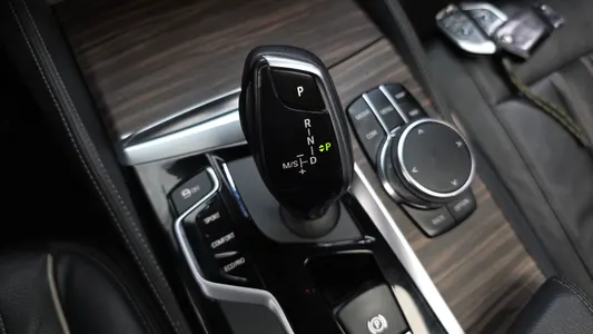 BMW 5 Series (G30) 530i 2019 9