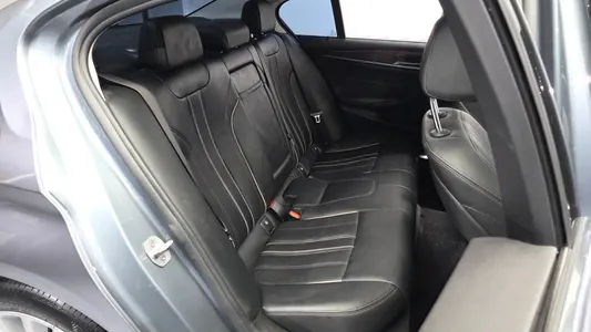 BMW 5 Series (G30) 530i 2019 12
