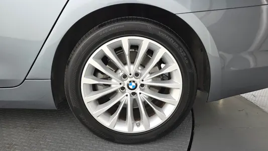 BMW 5 Series (G30) 530i 2019 21