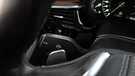 BMW 5 Series (G30) 530i 2019 36