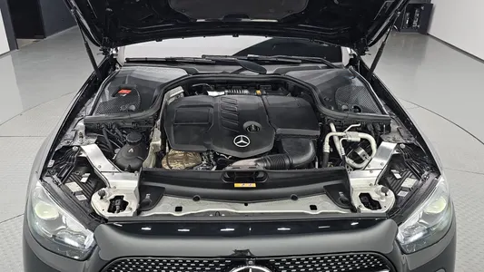 Mercedes-Benz E-Class W213 E220d 4MATIC AMG Line 2021 5