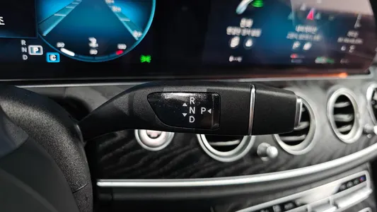 Mercedes-Benz E-Class W213 E220d 4MATIC AMG Line 2021 8