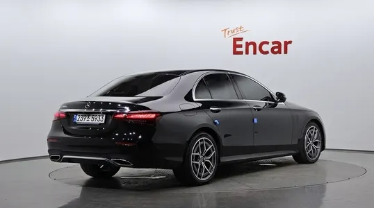 Mercedes-Benz E-Class W213 E220d 4MATIC AMG Line 2021