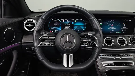 Mercedes-Benz E-Class W213 E220d 4MATIC AMG Line 2021 12