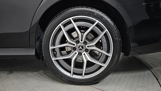 Mercedes-Benz E-Class W213 E220d 4MATIC AMG Line 2021 21