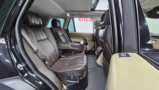 Land Rover 4 4.4 SDV8 Vogue SE 2017 19