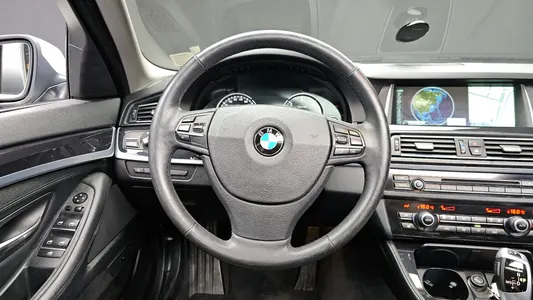 BMW 5 Series (F10) 520d xDrive 2013 13