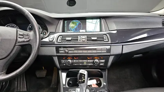 BMW 5 Series (F10) 520d xDrive 2013 14