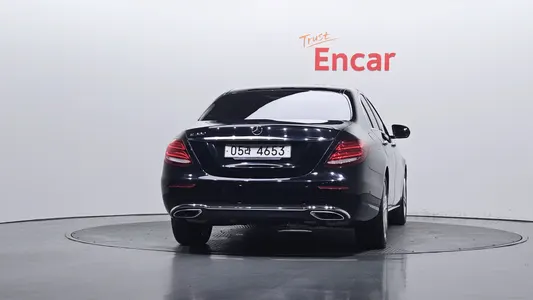 Mercedes-Benz E-Class W213 E200 2017 4