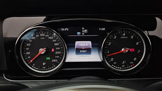 Mercedes-Benz E-Class W213 E200 2017 8