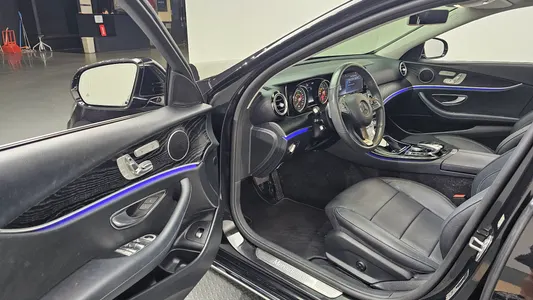 Mercedes-Benz E-Class W213 E200 2017 11