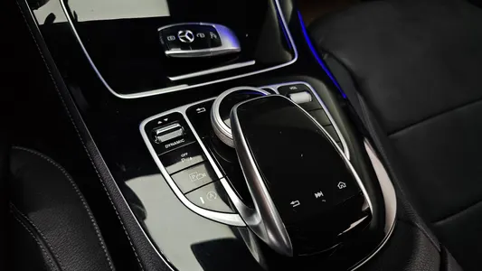 Mercedes-Benz E-Class W213 E200 2017 16
