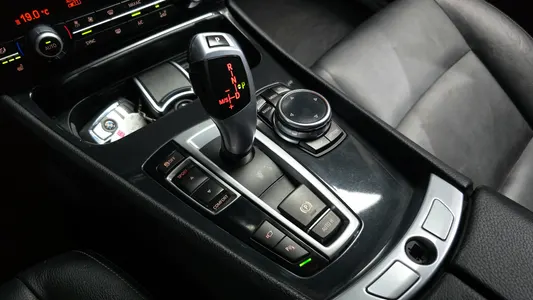 BMW 5 Series GT (F07) GT ED Edition 2014 9