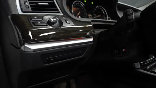 BMW 5 Series GT (F07) GT ED Edition 2014 16