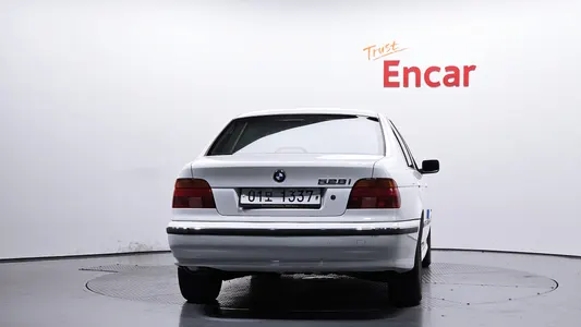 BMW 5 Series 528i 1996 4