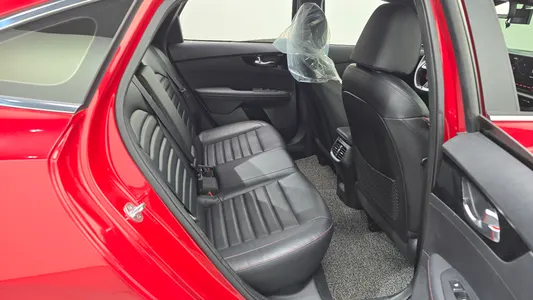 Kia K3 2 1.6 GT 5 2022 12
