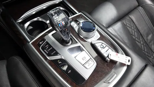 BMW 7 Series (G11) 750Li xDrive 2016 9